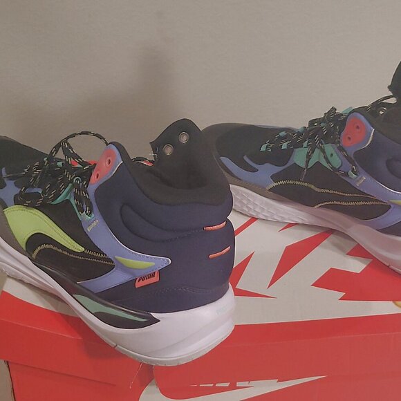 PUMA Playmaker Pro Mid - Tenis unisex para niños - Picture 9 of 11